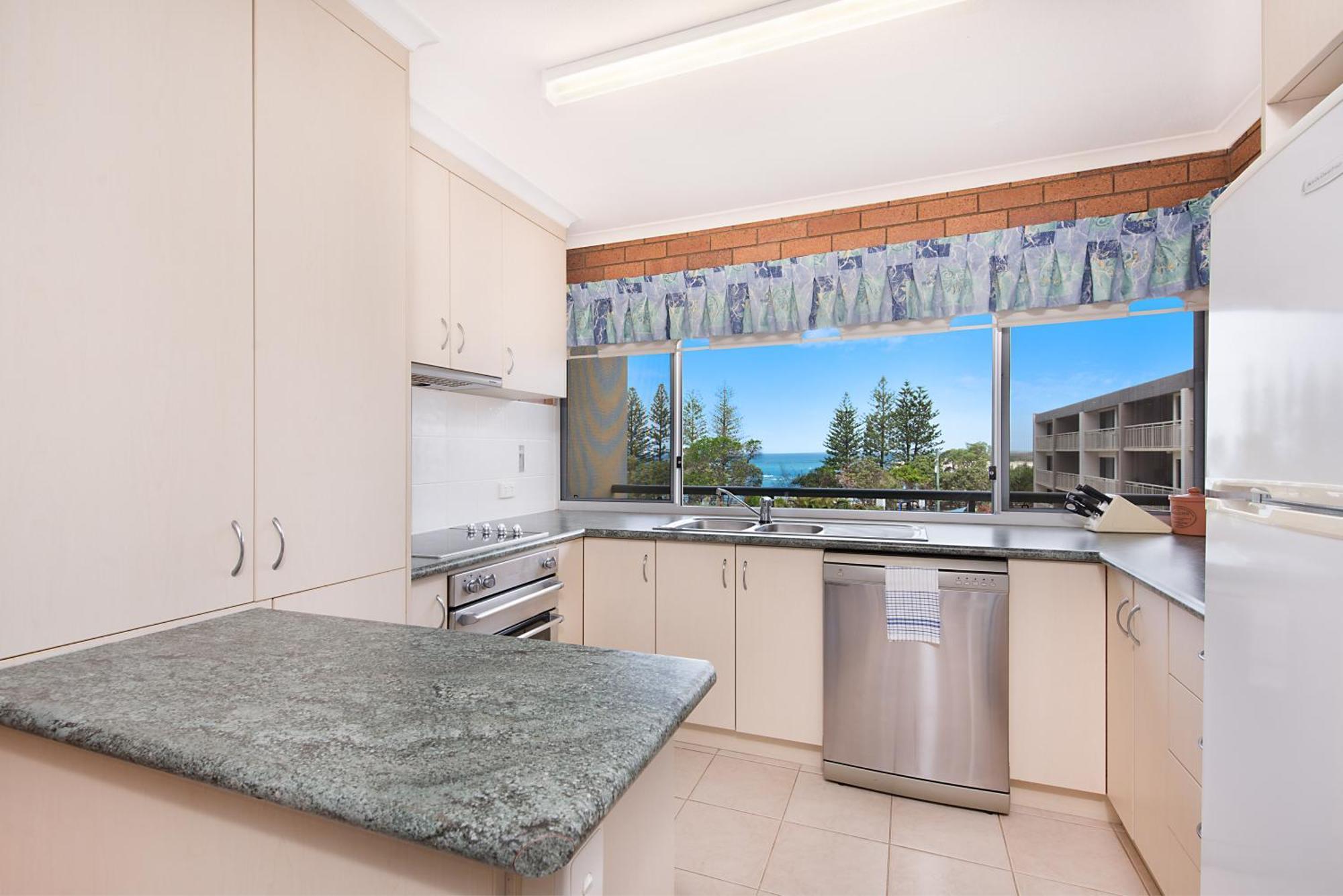 Joanne Apartments Caloundra Room photo